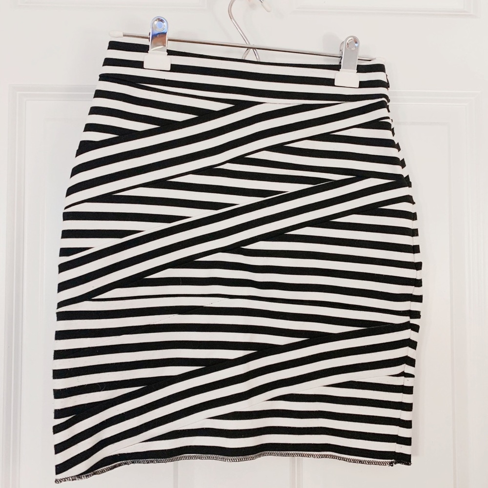 Express Black & White Striped Bodycon Midi-skirt!